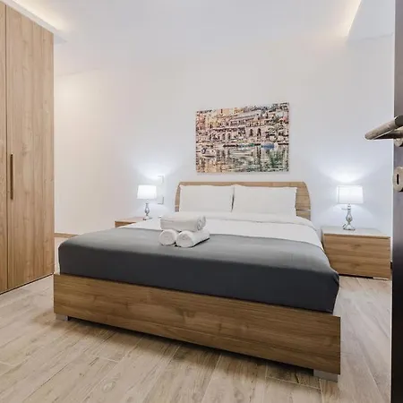 Seabreeze Flat 2 By Homely Malta! * St. Paul's Bay