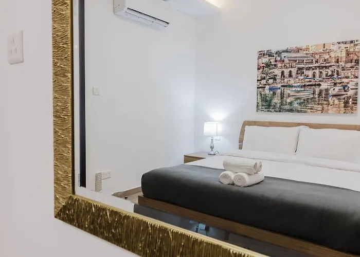 Seabreeze Flat 2 By Homely Malta! *